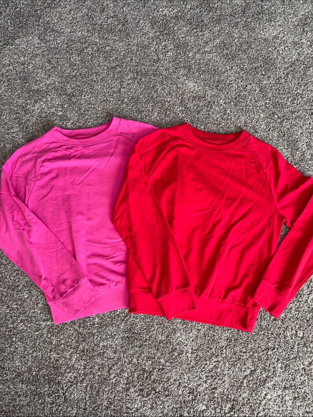 TWO Rosio Women's Bright Pink & Red Crewneck Sweatshirts Small